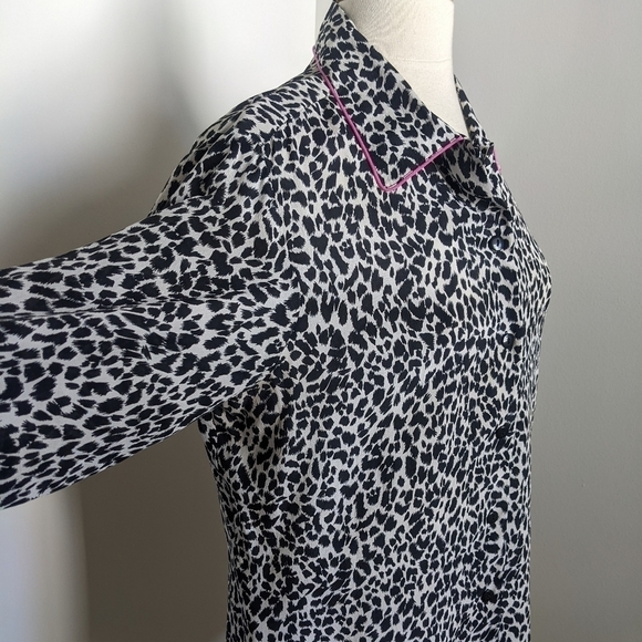 VINTAGE Anna and Frank 100% Silk Blouse Black and White Animal Print L - Picture 8 of 12